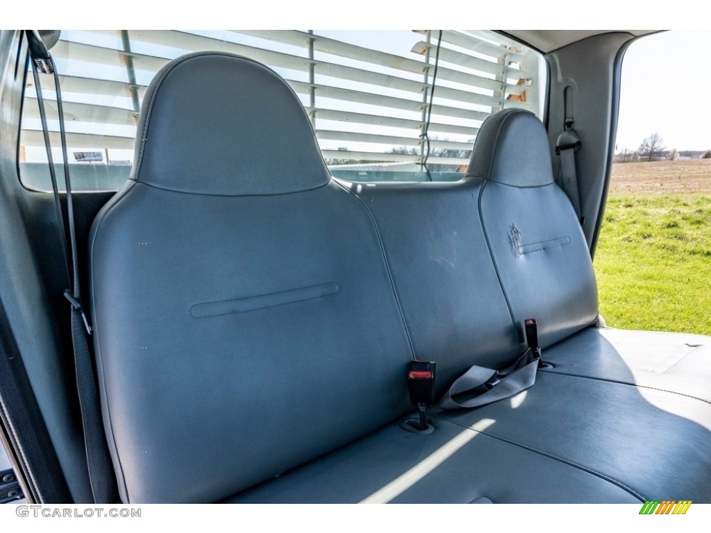 2007 F250 Super Duty XL Regular Cab - Oxford White Clearcoat / Medium Flint photo #31