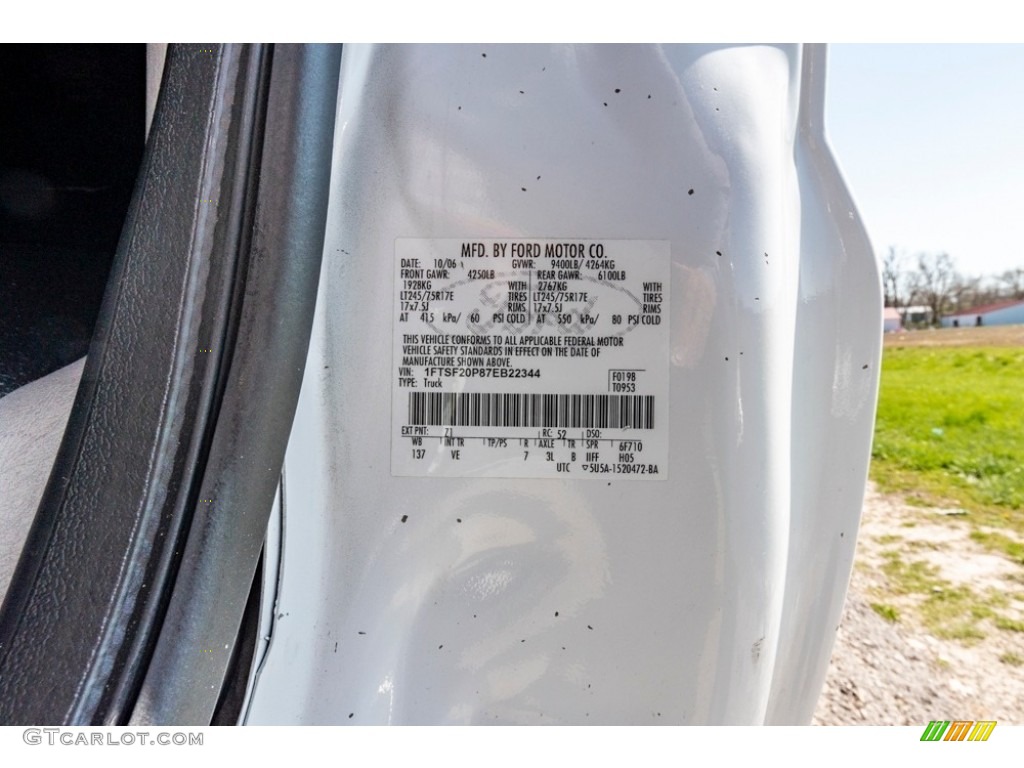 2007 F250 Super Duty XL Regular Cab - Oxford White Clearcoat / Medium Flint photo #40