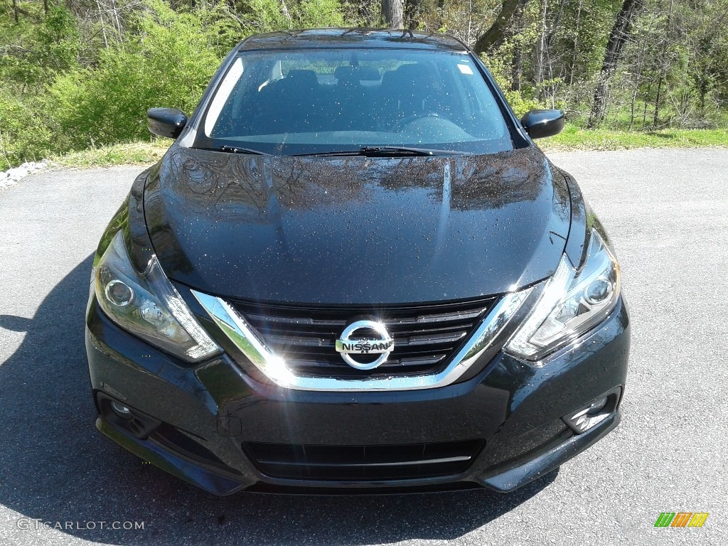 2017 Altima 2.5 SR - Super Black / Charcoal photo #3