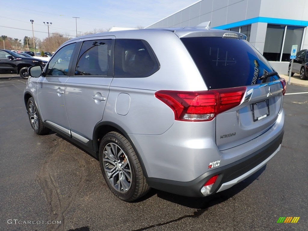 Alloy Silver Metallic 2017 Mitsubishi Outlander ES AWC Exterior Photo #141585694