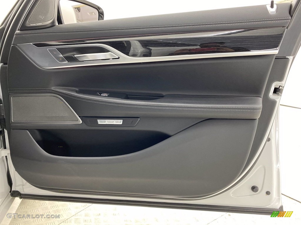 2018 7 Series 740i Sedan - Mineral White Metallic / Black photo #32