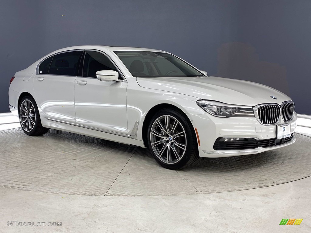 2018 7 Series 740i Sedan - Mineral White Metallic / Black photo #38