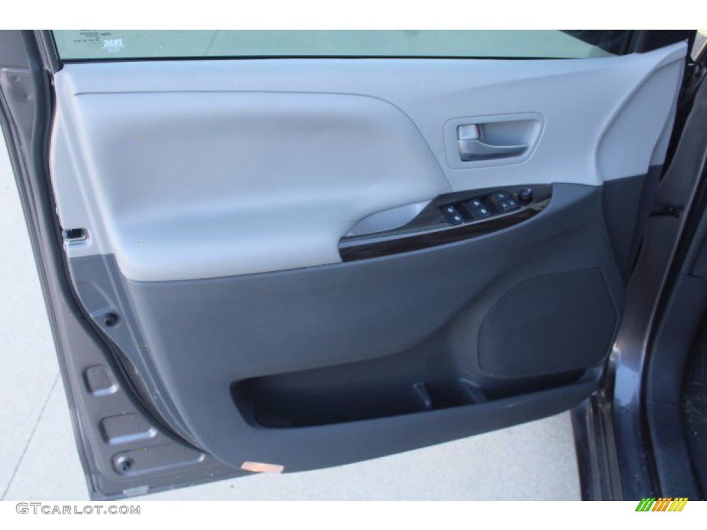 2017 Sienna XLE - Predawn Gray Mica / Ash photo #11