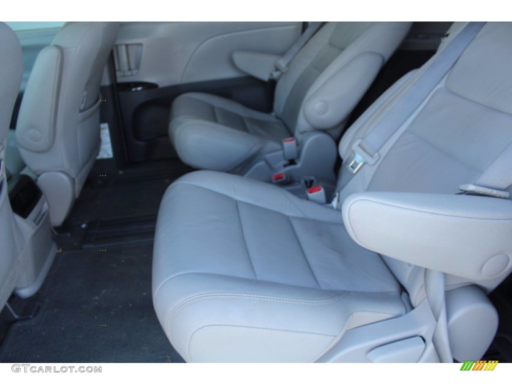 2017 Sienna XLE - Predawn Gray Mica / Ash photo #22