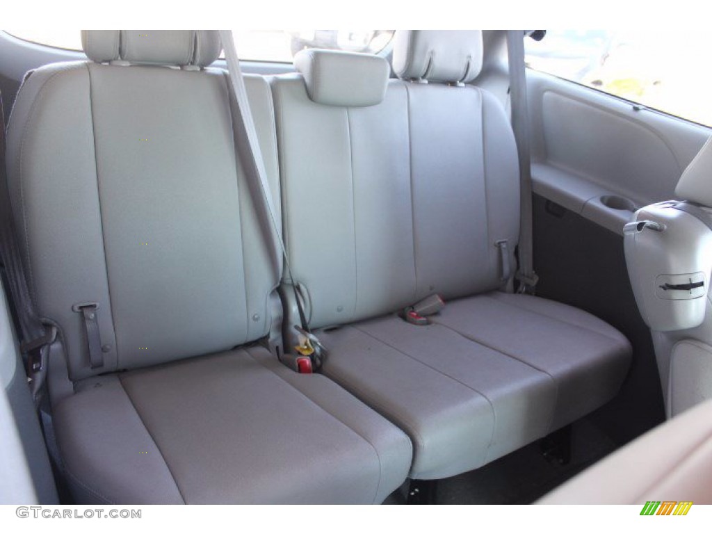 2017 Sienna XLE - Predawn Gray Mica / Ash photo #29