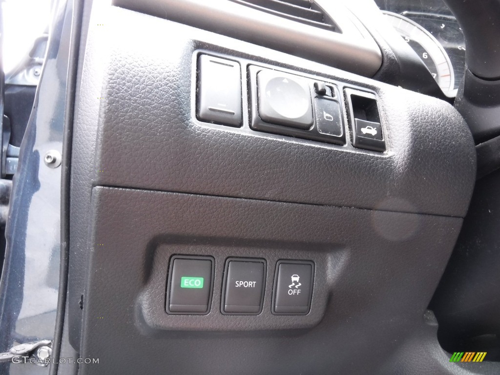 2013 Nissan Sentra SV Controls Photo #141597918