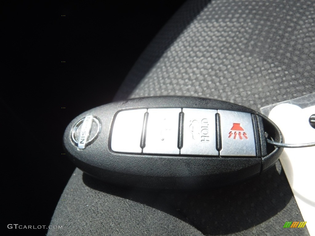 2013 Nissan Sentra SV Keys Photos