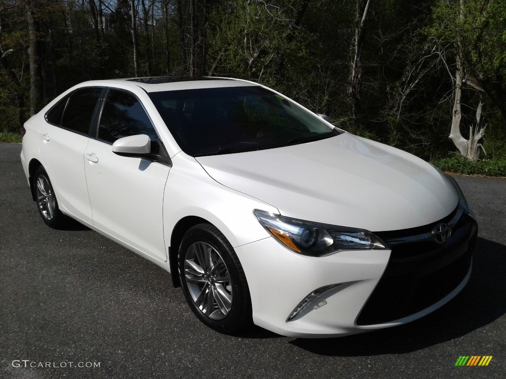 2017 Camry SE - Blizzard White Pearl / Black photo #4