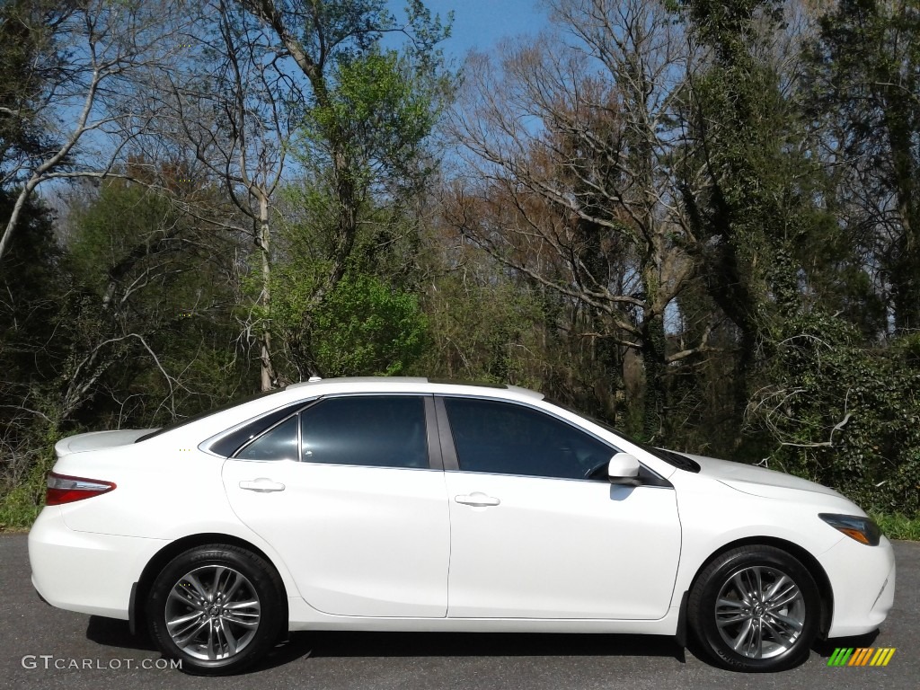 2017 Camry SE - Blizzard White Pearl / Black photo #5