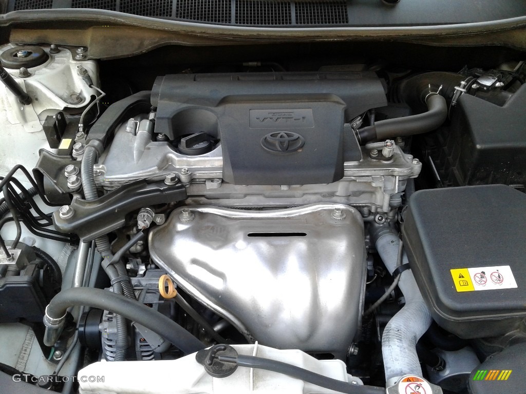 2017 Camry SE - Blizzard White Pearl / Black photo #9