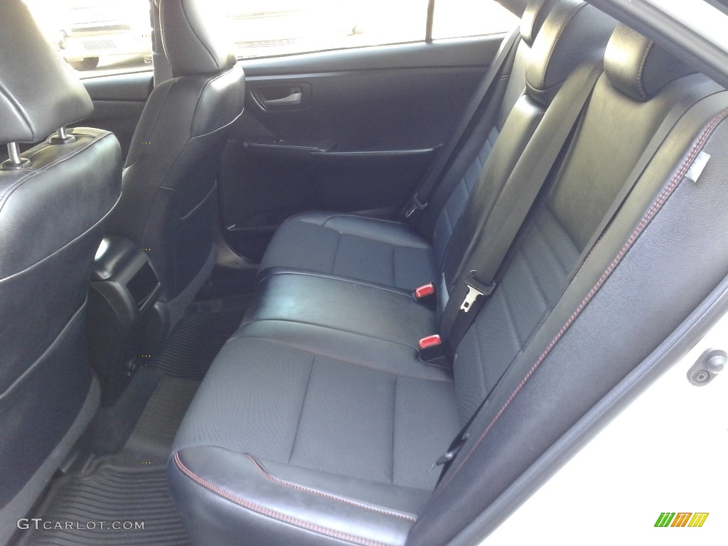 2017 Camry SE - Blizzard White Pearl / Black photo #12