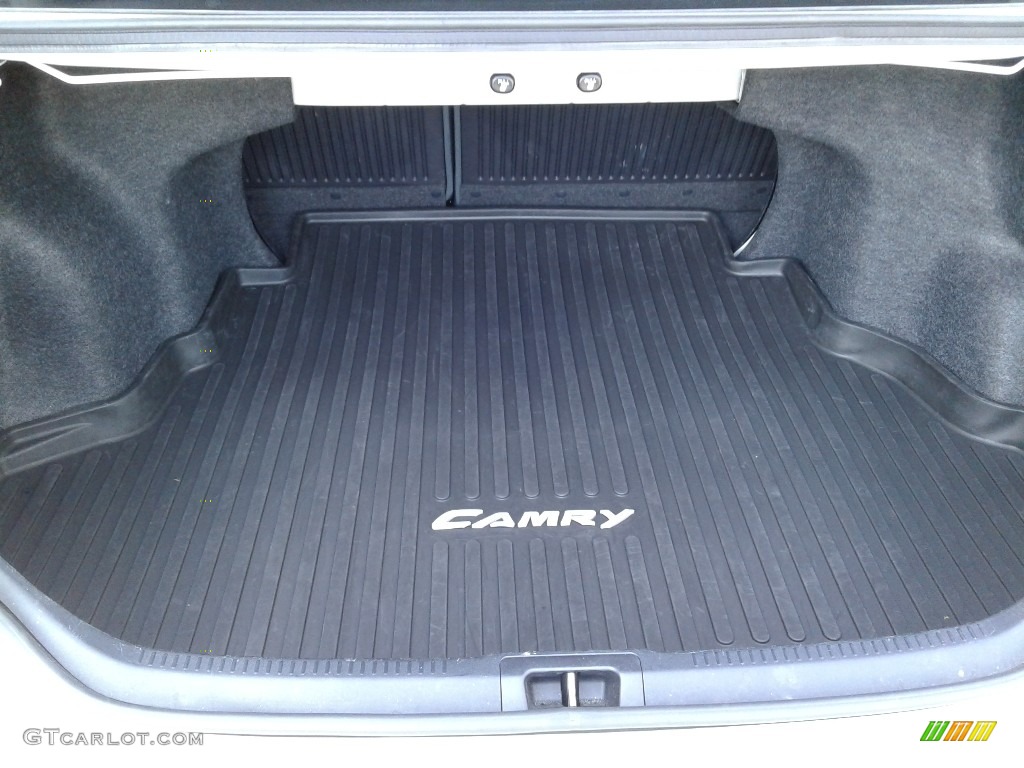 2017 Camry SE - Blizzard White Pearl / Black photo #13