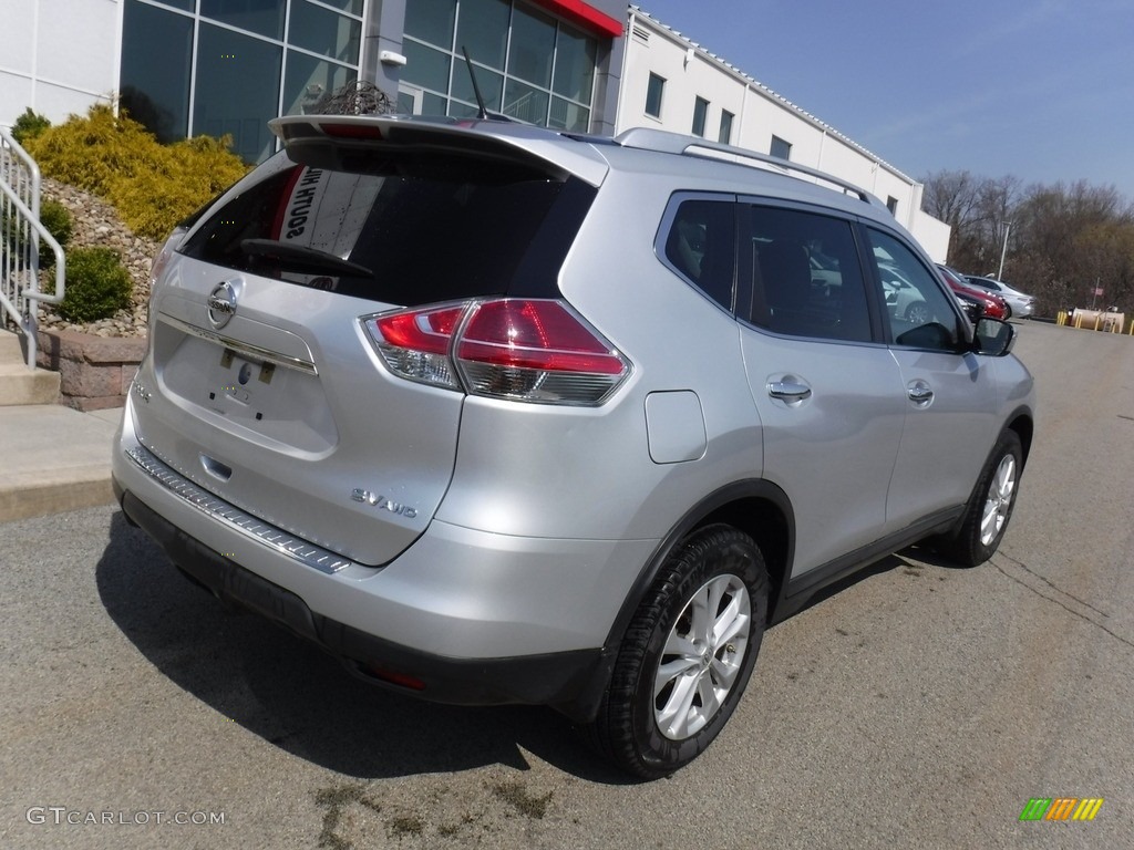2015 Rogue SV AWD - Brilliant Silver / Charcoal photo #13