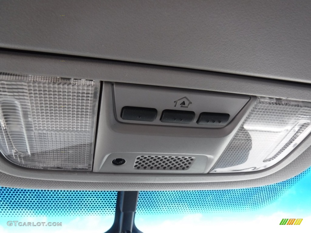 2012 Ridgeline RTL - White / Black photo #28