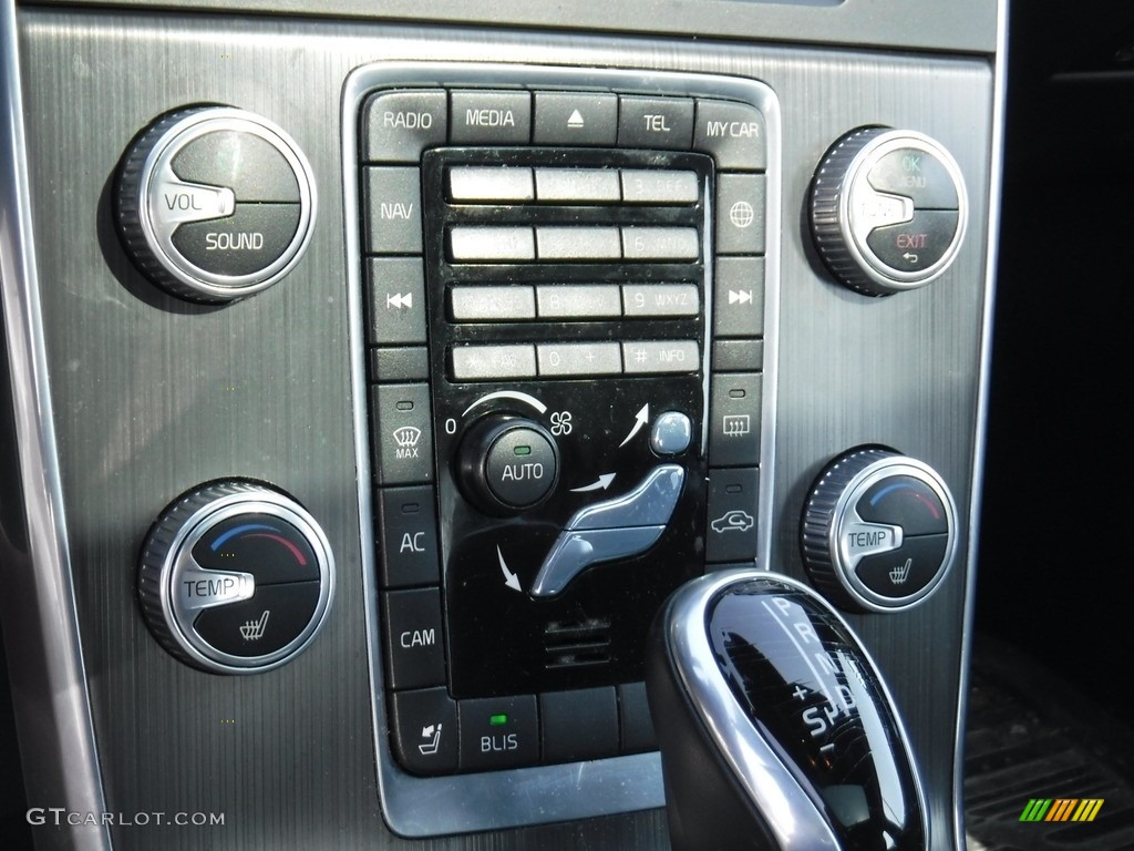 2016 Volvo S60 T5 AWD Controls Photo #141608856