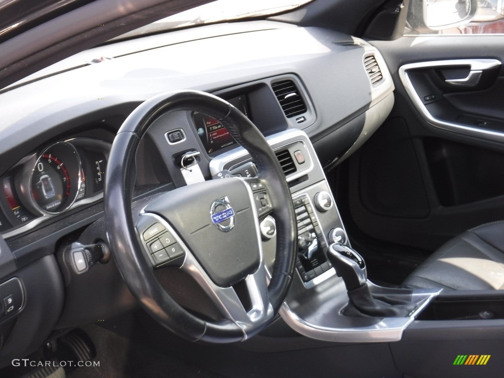 2016 Volvo S60 T5 AWD Off-Black Dashboard Photo #141609024