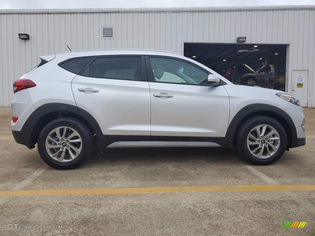 2017 Tucson SE - Molten Silver / Gray photo #12