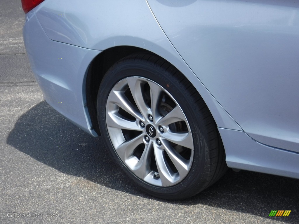 2013 Sonata SE - Iridescent Silver Blue Pearl / Gray photo #3