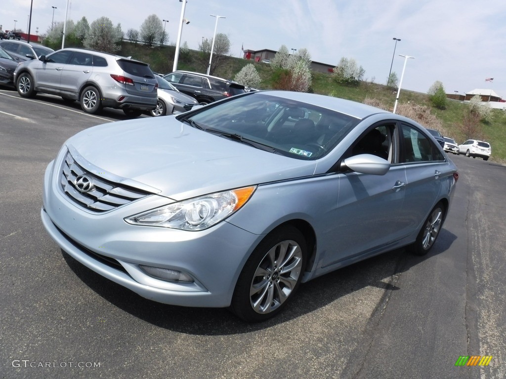 2013 Sonata SE - Iridescent Silver Blue Pearl / Gray photo #5