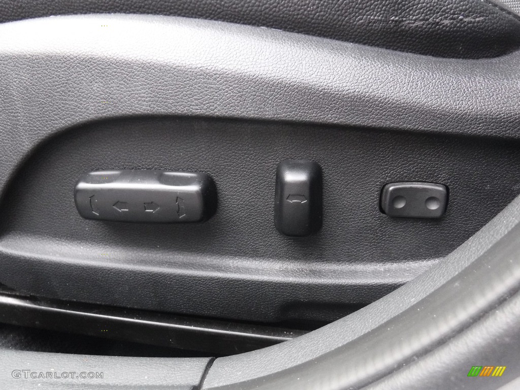 2013 Sonata SE - Iridescent Silver Blue Pearl / Gray photo #12