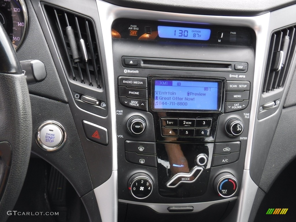 2013 Sonata SE - Iridescent Silver Blue Pearl / Gray photo #17