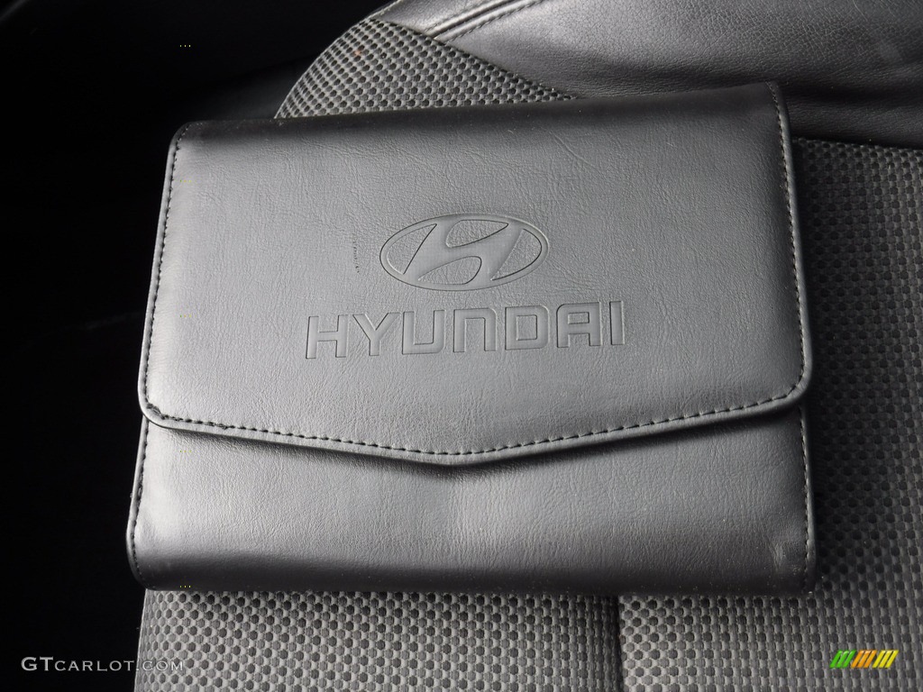 2013 Sonata SE - Iridescent Silver Blue Pearl / Gray photo #25