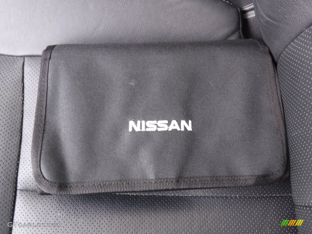 2015 Rogue SV AWD - Gun Metallic / Charcoal photo #28