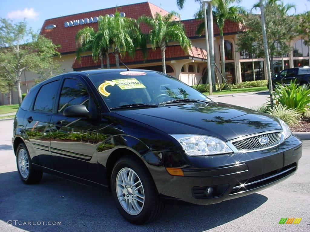 2007 Focus ZX5 S Hatchback - Pitch Black / Charcoal photo #1
