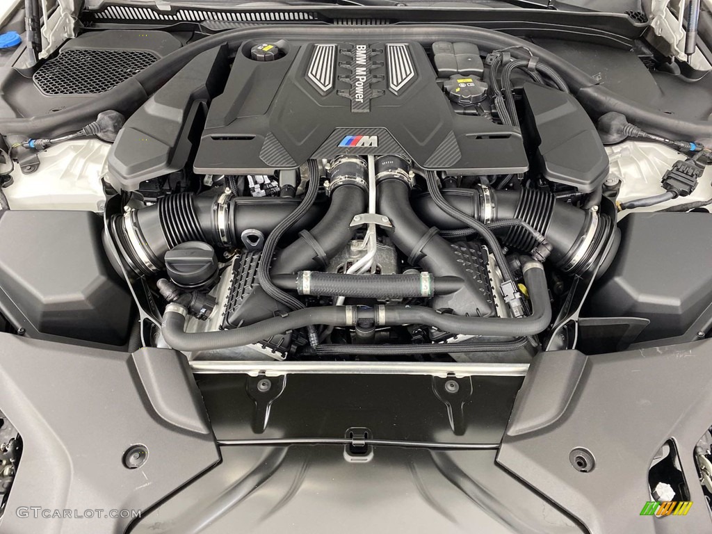 2018 BMW M5 Sedan Engine Photos