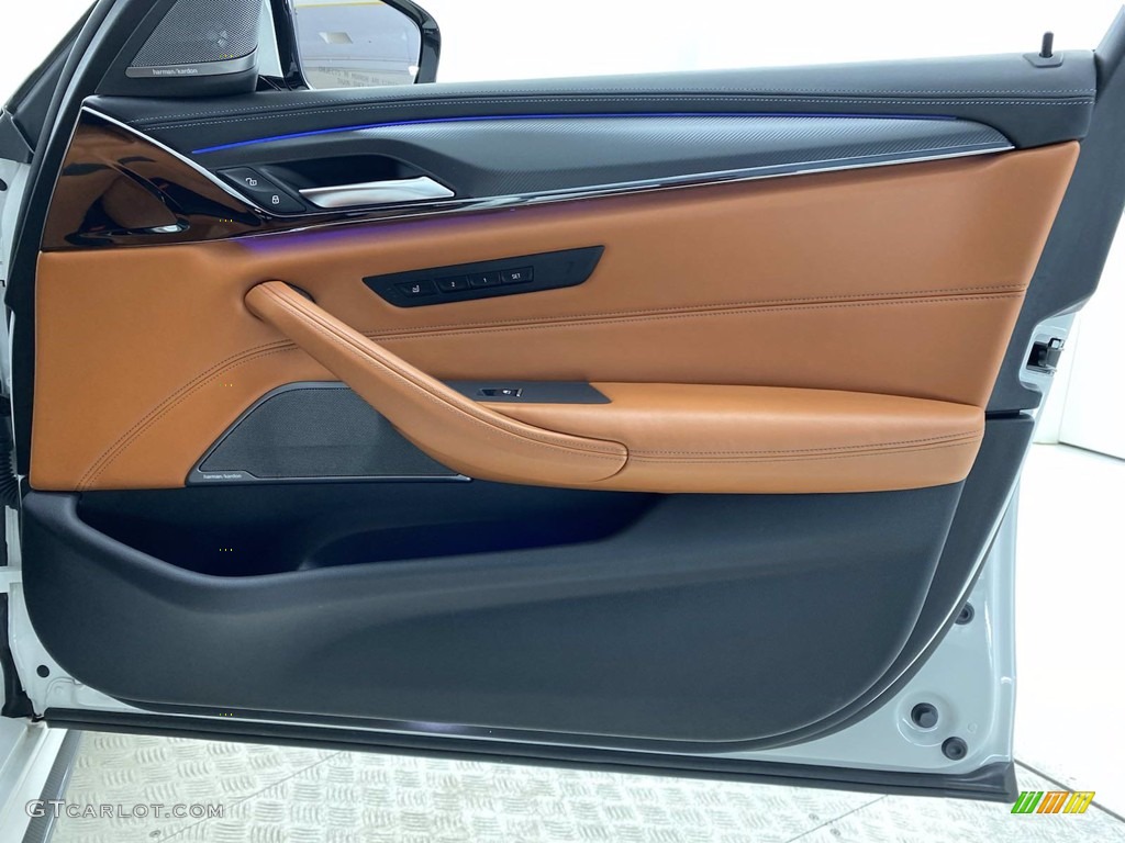 2018 BMW M5 Sedan Door Panel Photos