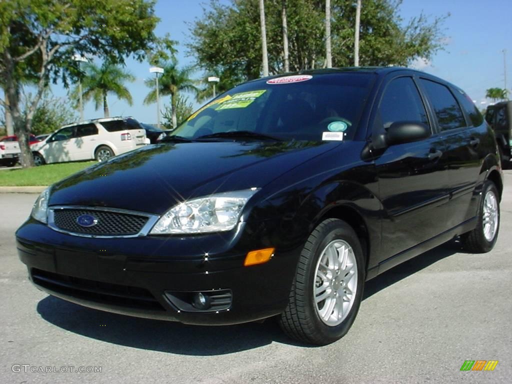 2007 Focus ZX5 S Hatchback - Pitch Black / Charcoal photo #7