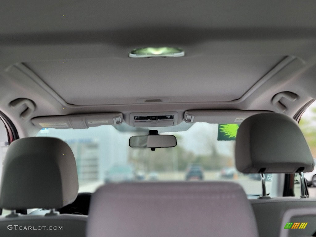 2018 Forester 2.5i Premium - Venetian Red Pearl / Platinum photo #9