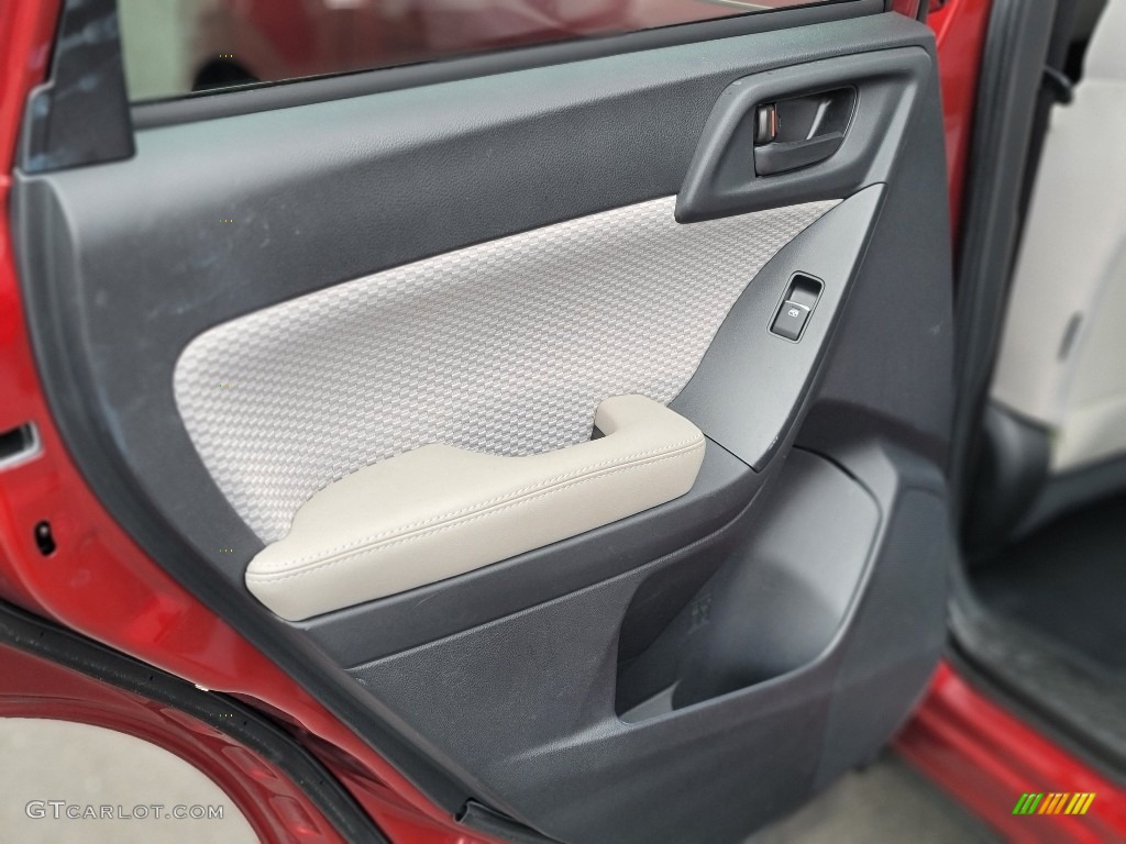 2018 Forester 2.5i Premium - Venetian Red Pearl / Platinum photo #30