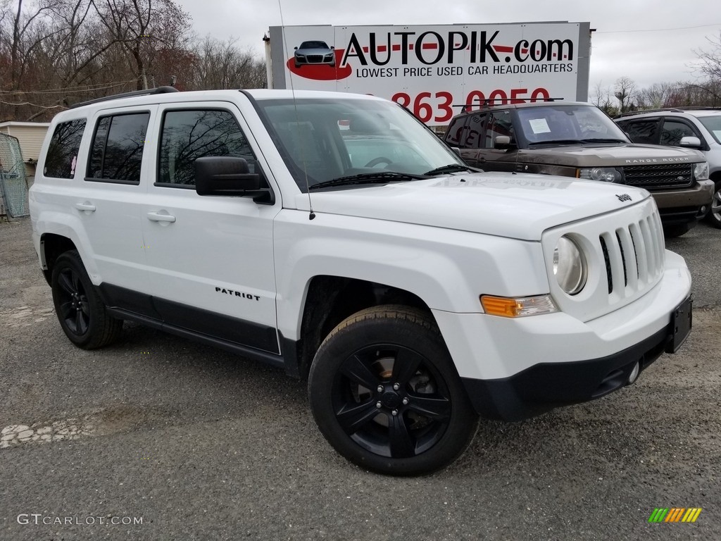 2015 Patriot Sport 4x4 - Bright White / Dark Slate Gray/Light Pebble Beige photo #1