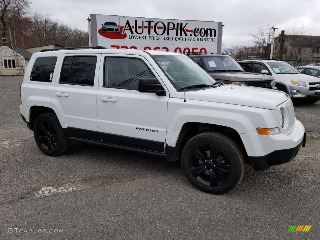 2015 Patriot Sport 4x4 - Bright White / Dark Slate Gray/Light Pebble Beige photo #2