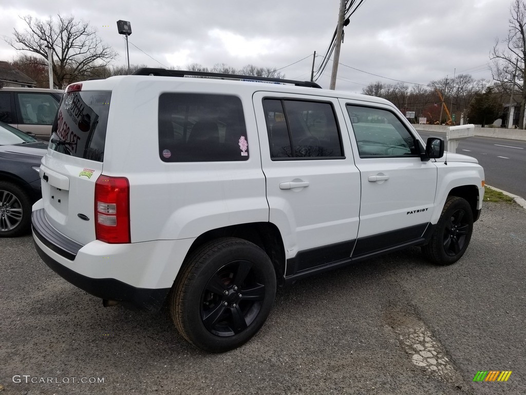 2015 Patriot Sport 4x4 - Bright White / Dark Slate Gray/Light Pebble Beige photo #4