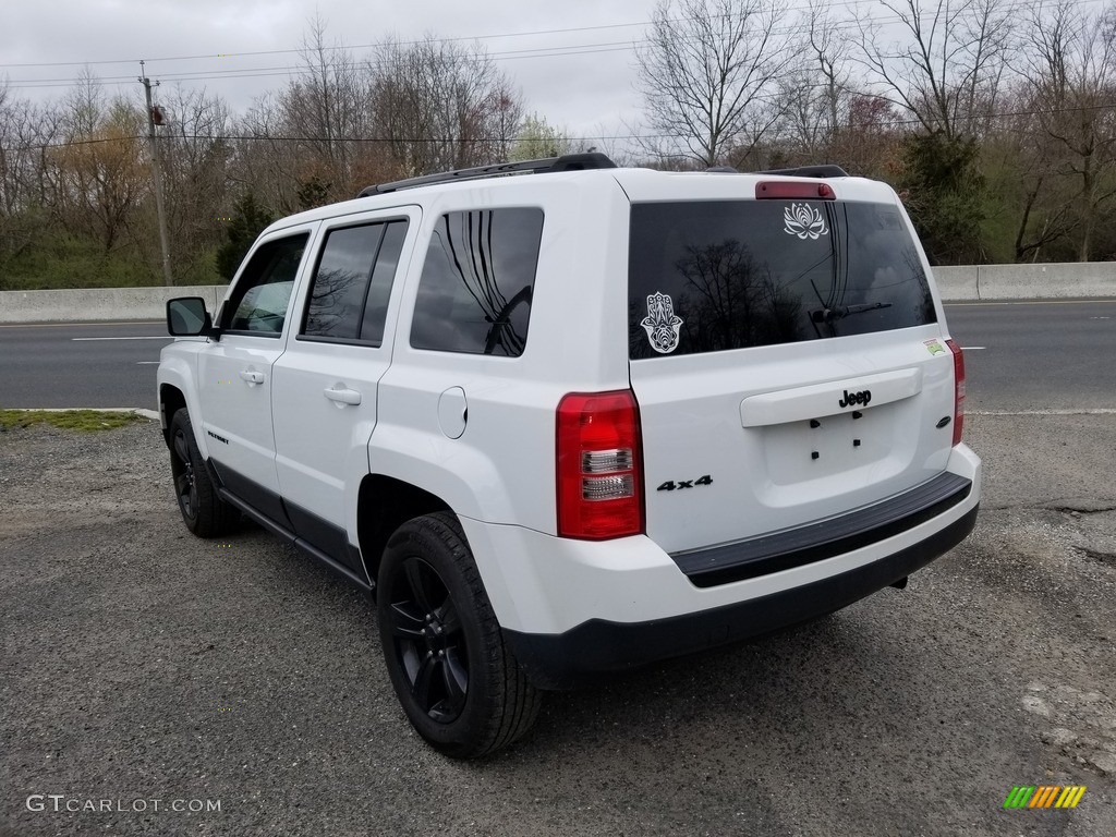 2015 Patriot Sport 4x4 - Bright White / Dark Slate Gray/Light Pebble Beige photo #6