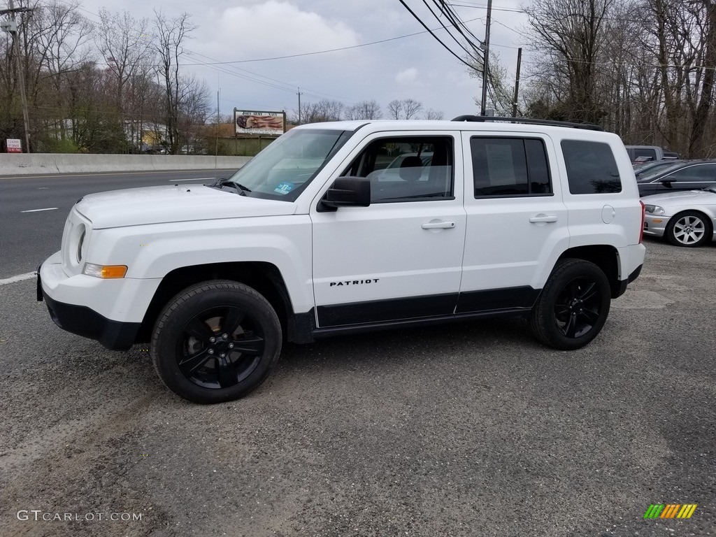 2015 Patriot Sport 4x4 - Bright White / Dark Slate Gray/Light Pebble Beige photo #7