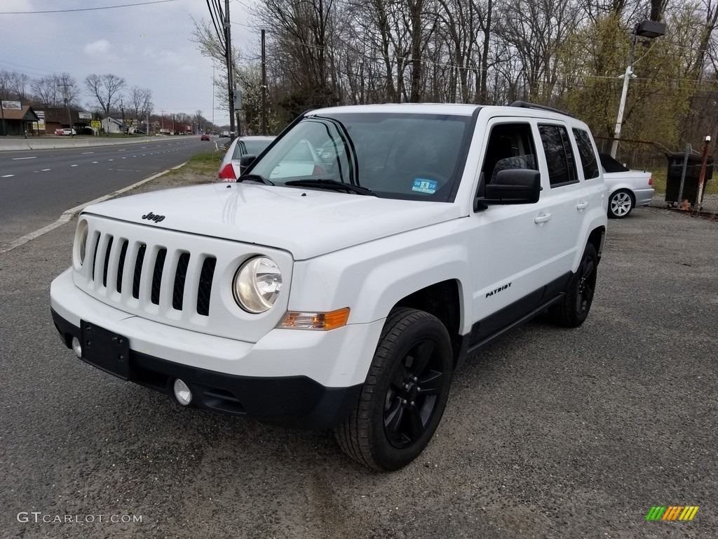 2015 Patriot Sport 4x4 - Bright White / Dark Slate Gray/Light Pebble Beige photo #8