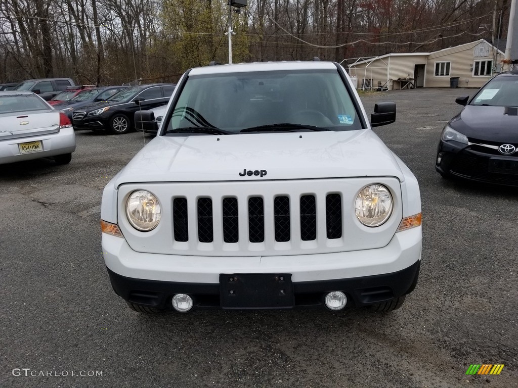 2015 Patriot Sport 4x4 - Bright White / Dark Slate Gray/Light Pebble Beige photo #9