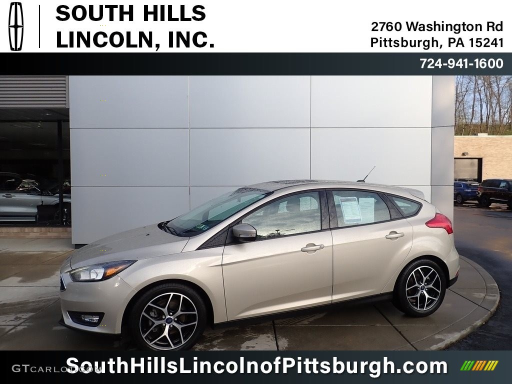 2017 Focus SEL Hatch - White Gold / Charcoal Black photo #1