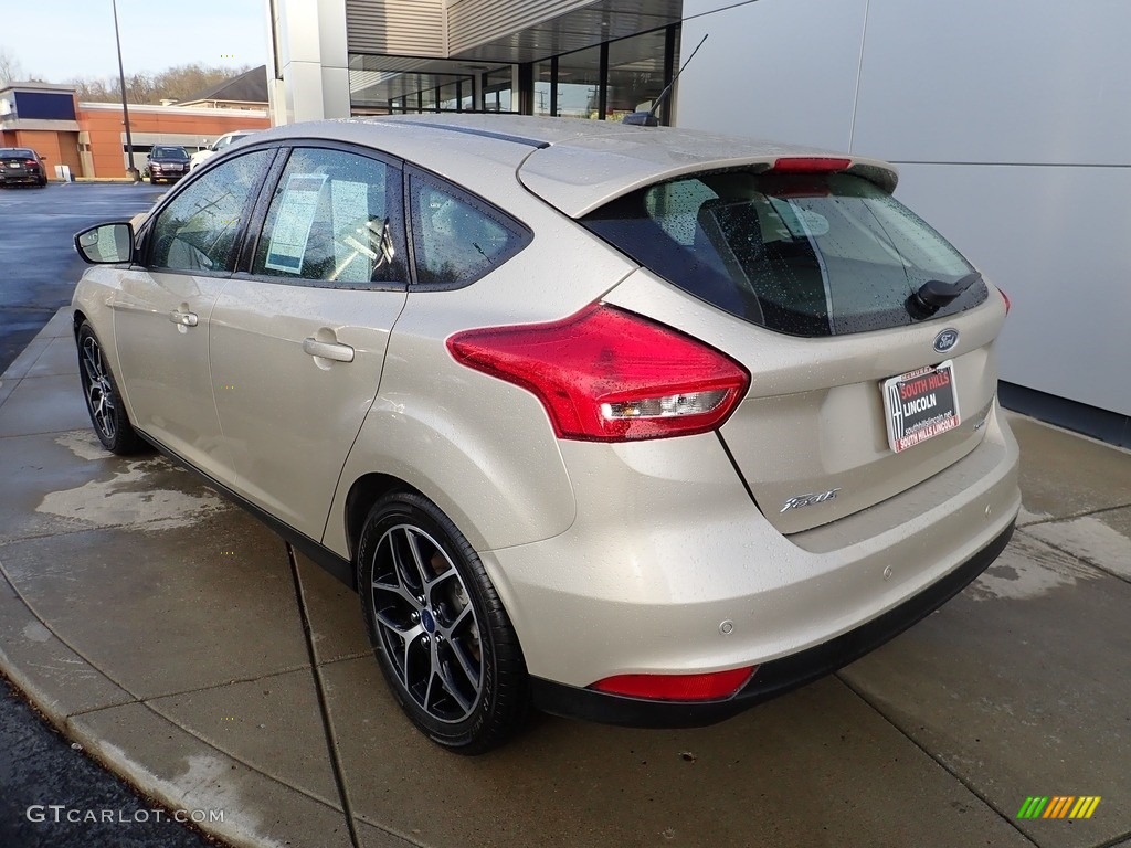 2017 Focus SEL Hatch - White Gold / Charcoal Black photo #3