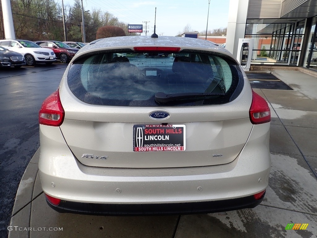 2017 Focus SEL Hatch - White Gold / Charcoal Black photo #4