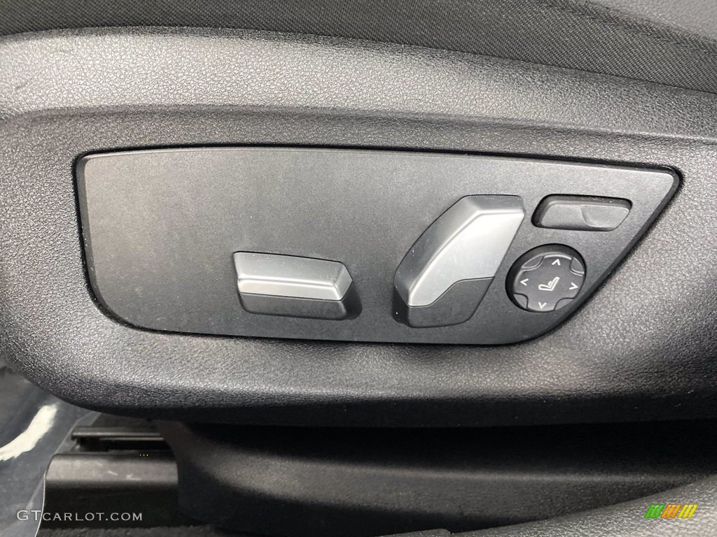 2018 5 Series 530e iPerfomance Sedan - Glacier Silver Metallic / Black photo #14