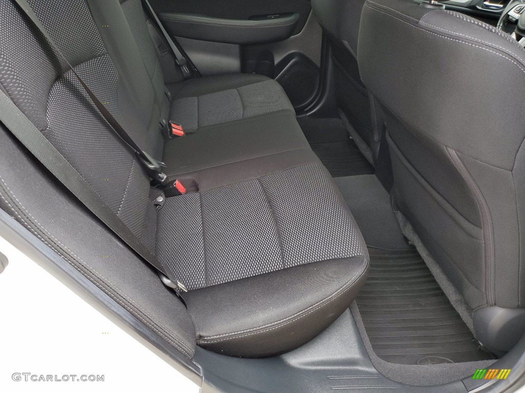 2016 Subaru Outback 2.5i Premium Rear Seat Photos