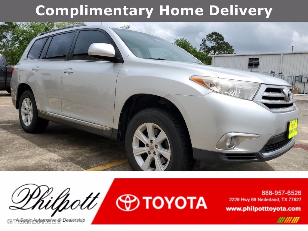 Classic Silver Metallic Toyota Highlander