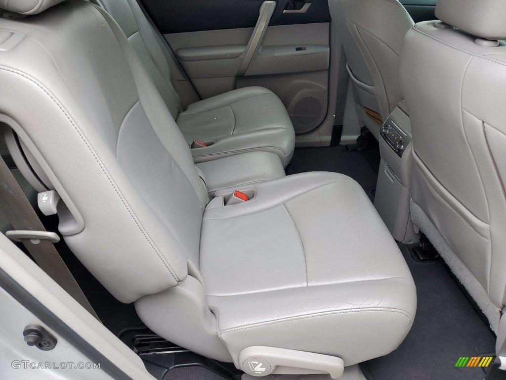 2012 Highlander SE - Classic Silver Metallic / Ash photo #31