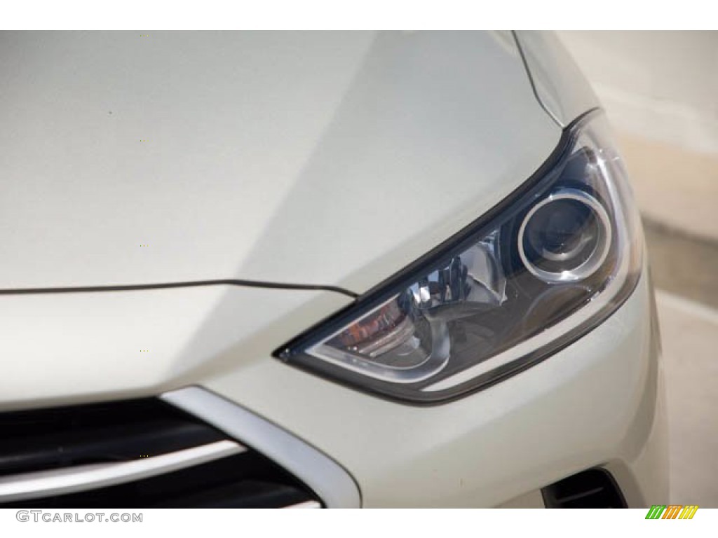 2018 Elantra SEL - Mineral Beige / Beige photo #9