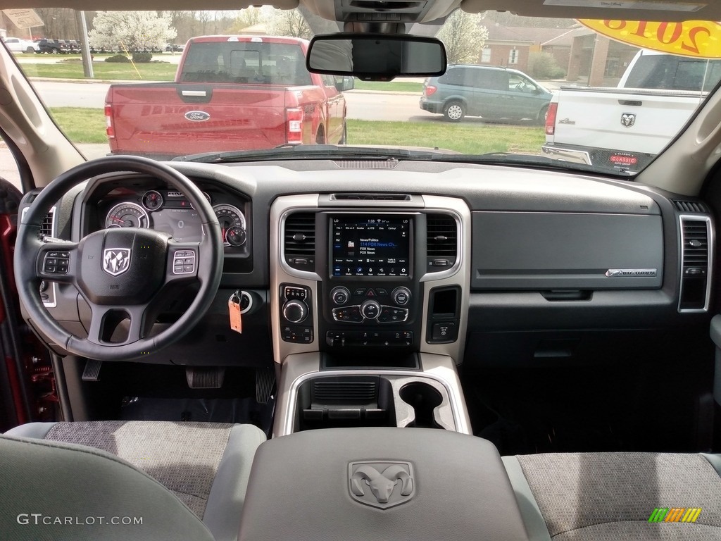2018 1500 Big Horn Crew Cab 4x4 - Delmonico Red Pearl / Black/Diesel Gray photo #12