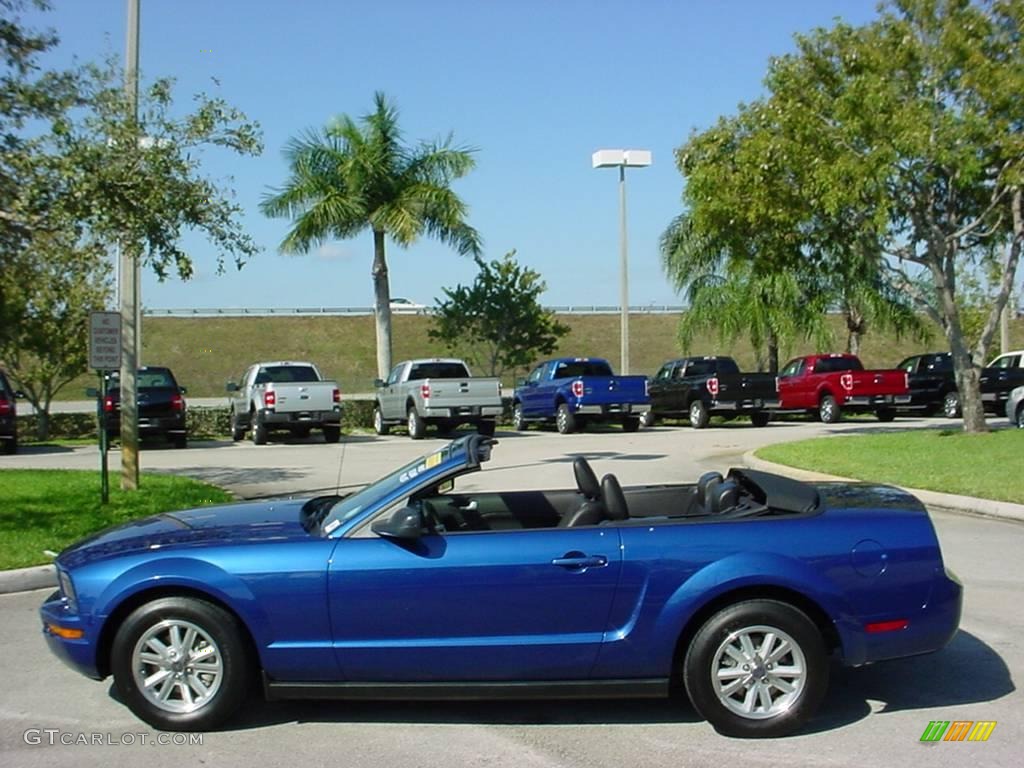 2006 Mustang V6 Premium Convertible - Vista Blue Metallic / Dark Charcoal photo #6